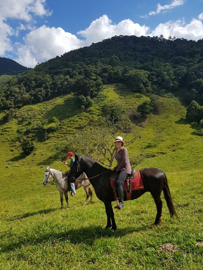 Вилла Refugio Horse Санту-Антониу-ду-Пиньял Экстерьер фото